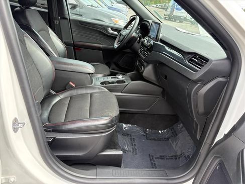 Used 2024 Ford Escape ST-Line Select AWD/4WD image 17