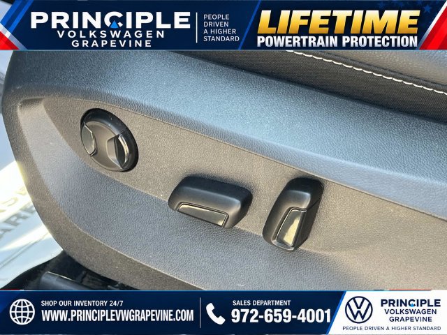 Used 2022 Volkswagen Taos SE FWD image 13