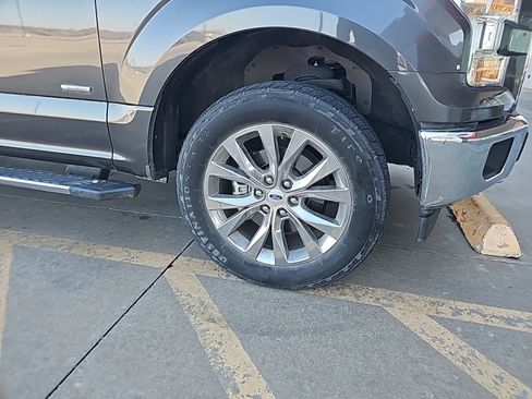 Used 2017 Ford F150 XLT w/ Equipment Group 302A Luxury image 4