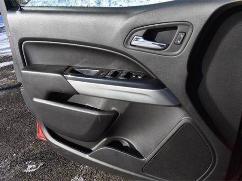 Certified 2016 Chevrolet Colorado LT w/ LT Convenience Package image 31