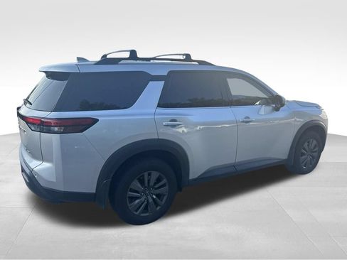 Used 2023 Nissan Pathfinder SV AWD/4WD image 5