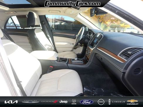 Used 2015 Chrysler 300 C Platinum w/ Harman/Kardon Audio Group image 21