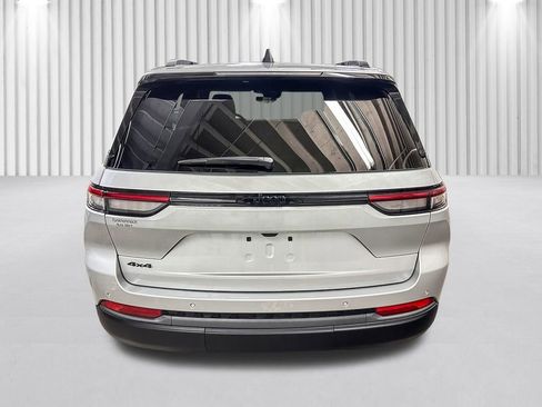 New 2026 Jeep Grand Cherokee Laredo image 6