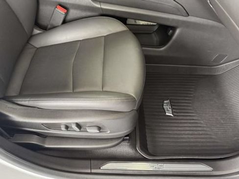 Used 2020 Cadillac XT5 Premium Luxury w/ LPO, Floor Liner Package AWD/4WD image 21