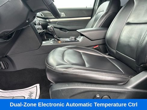 Used 2019 Ford Explorer XLT w/ Equipment Group 202A AWD/4WD image 12