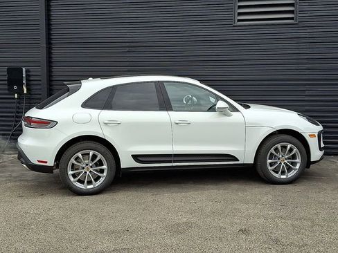 New 2026 Porsche Macan AWD/4WD image 8