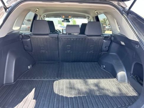 Used 2020 Toyota RAV4 LE FWD image 8