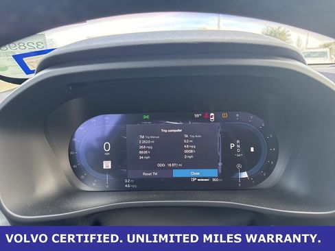 Certified 2025 Volvo XC40 B5 Core image 20