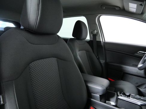 Used 2023 Kia Sportage LX AWD/4WD image 12