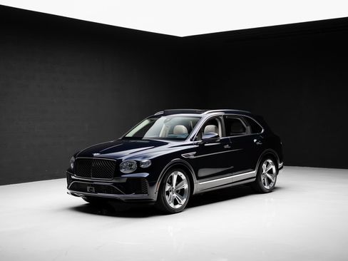 Used 2024 Bentley Bentayga AWD/4WD image 4