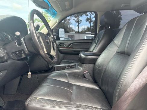 Used 2009 GMC Sierra 2500 SLT w/ Entertainment Package AWD/4WD image 7