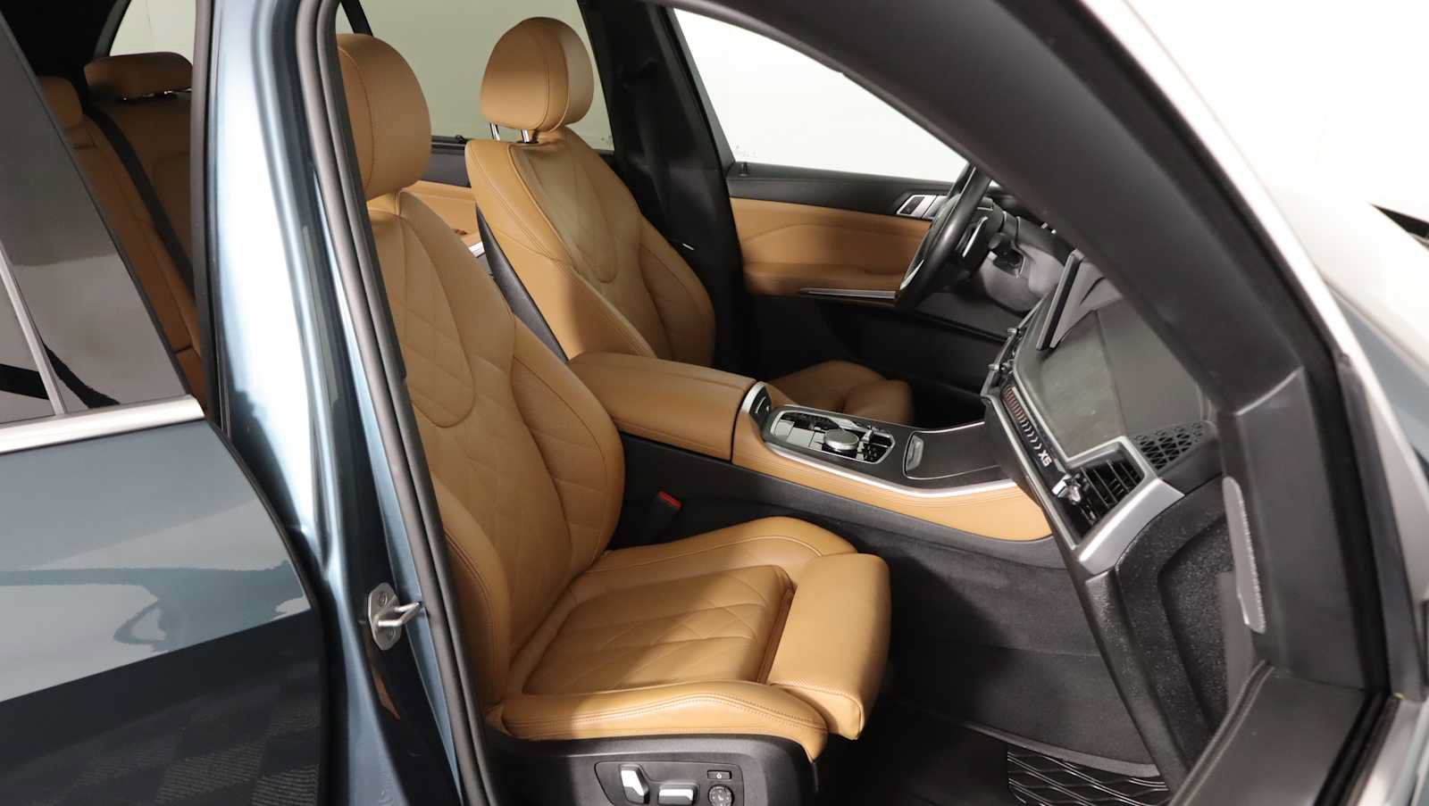 Used 2024 BMW X5 xDrive40i w/ Premium Package AWD/4WD image 10