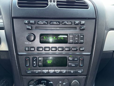 Used 2005 Ford Thunderbird image 12