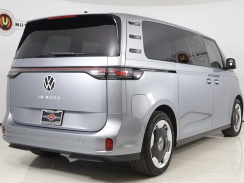 Used 2025 Volkswagen ID. Buzz Pro S image 3