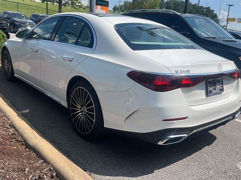 Used 2024 Mercedes-Benz E 350 4MATIC Sedan image 3