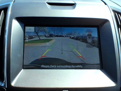 Used 2019 Ford Edge Titanium w/ Equipment Group 301A AWD/4WD image 20