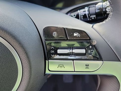 New 2026 Hyundai Elantra Limited FWD image 23
