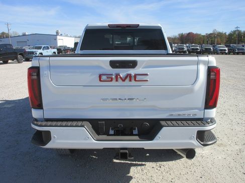 New 2026 GMC Sierra 2500 Denali image 6