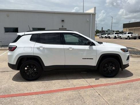 New 2026 Jeep Compass Latitude AWD/4WD image 8