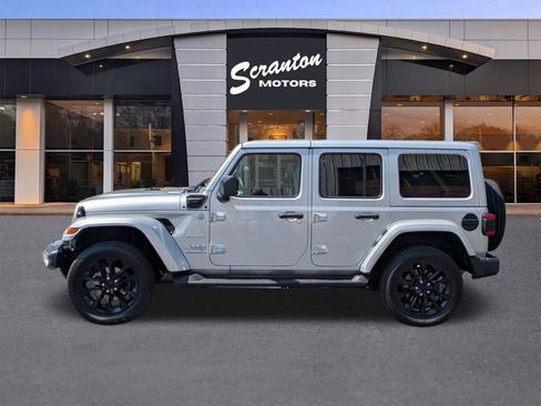 Used 2023 Jeep Wrangler Unlimited Sahara w/ Cold Weather Group AWD/4WD image 2