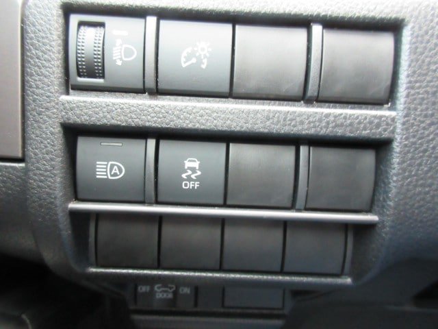Used 2025 Toyota Tacoma SR5 AWD/4WD image 31