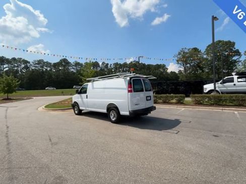 Used 2025 Chevrolet Express 2500 w/ Driver Convenience Package RWD image 4