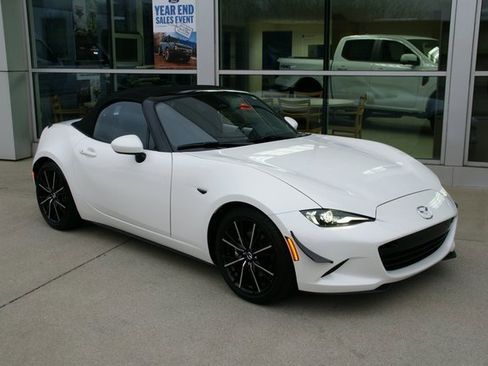 Used 2024 MAZDA MX-5 Miata Grand Touring w/ Weather Package image 2