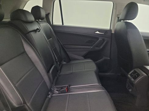 Used 2020 Volkswagen Tiguan SE AWD/4WD image 19