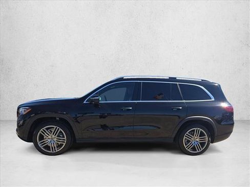 Used 2025 Mercedes-Benz GLS 450 4MATIC image 8