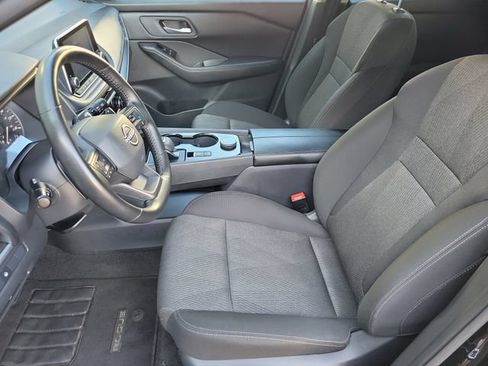 Used 2025 Nissan Rogue SV AWD/4WD image 9