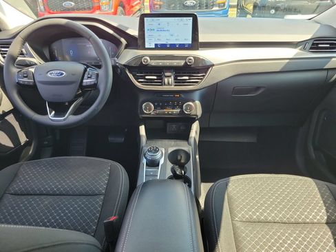 Certified 2023 Ford Escape Active AWD/4WD image 11
