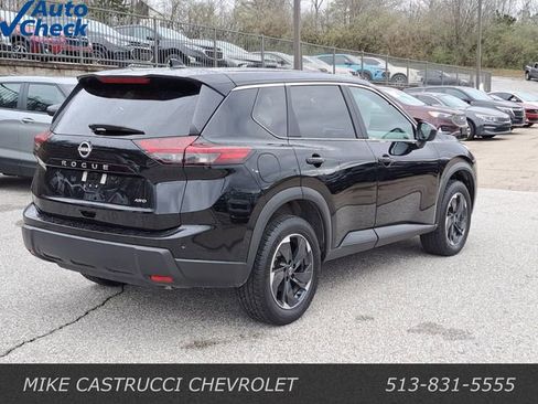 Used 2025 Nissan Rogue SV image 5