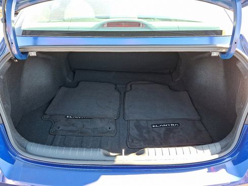 Certified 2023 Hyundai Elantra SEL image 29