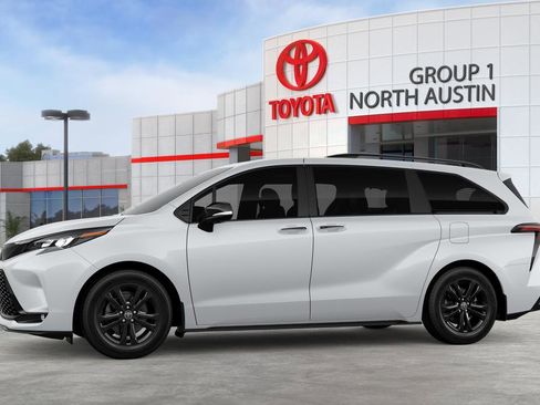 New 2026 Toyota Sienna XSE image 3