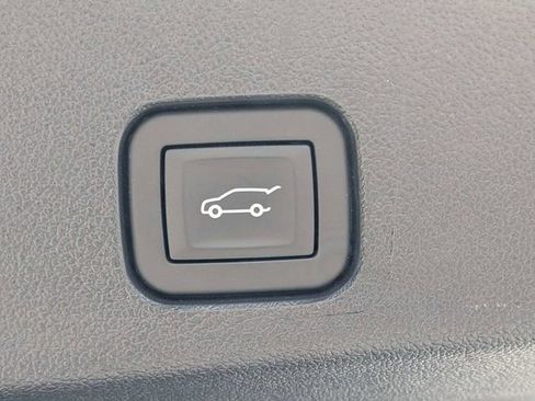 Used 2026 Chevrolet Traverse LT AWD/4WD image 14