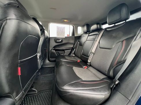 Used 2018 Jeep Compass Trailhawk AWD/4WD image 22