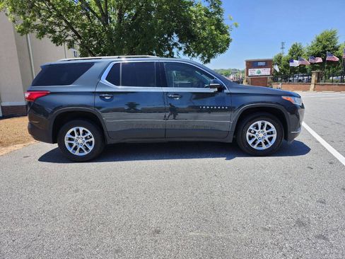 Used 2019 Chevrolet Traverse LT FWD image 19