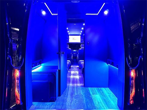 Used 2024 Mercedes-Benz Sprinter 3500 image 15