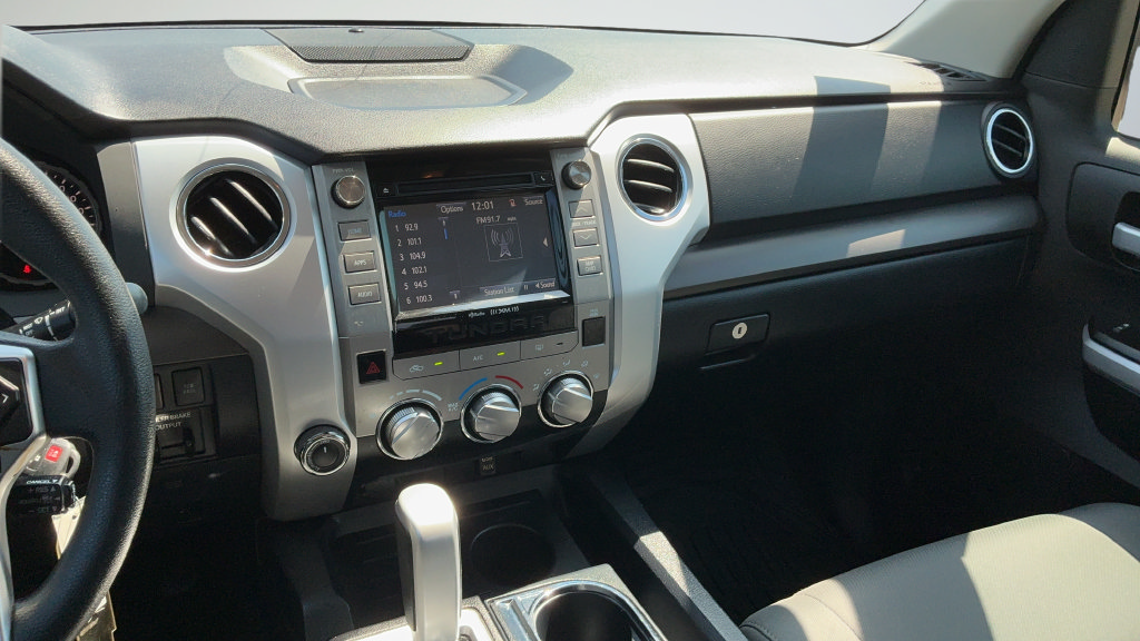 Used 2018 Toyota Tundra SR5 w/ SR5 Upgrade Package AWD/4WD image 8