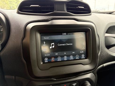 Used 2019 Jeep Renegade Limited AWD/4WD image 23