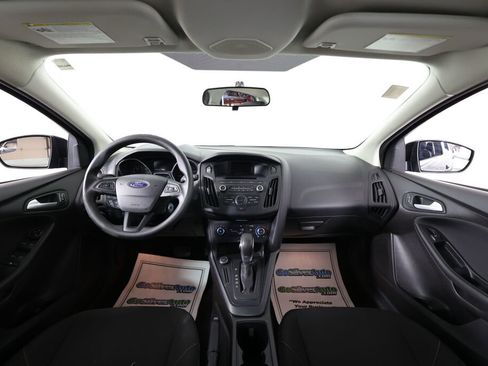 Used 2017 Ford Focus SE FWD image 25