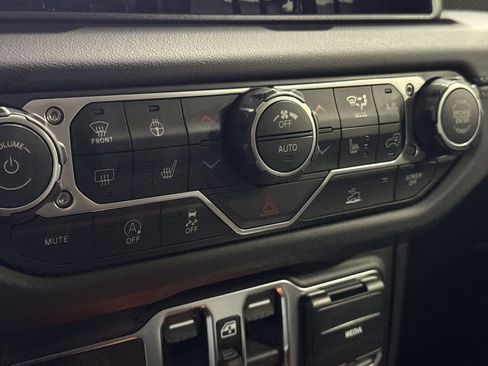 New 2026 Jeep Wrangler Unlimited Rubicon image 18