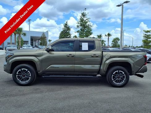 Used 2025 Toyota Tacoma TRD Sport AWD/4WD image 4