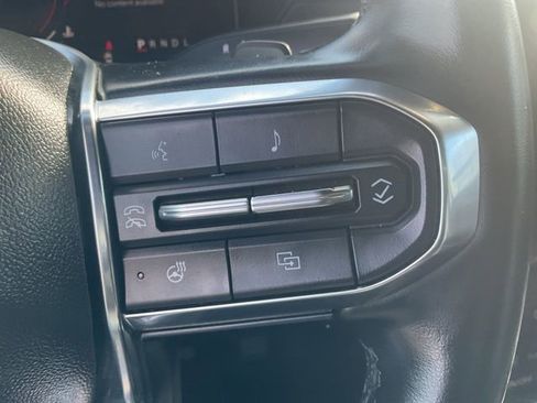 Used 2024 GMC Acadia Elevation image 11