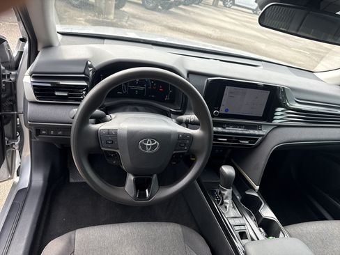 Used 2025 Toyota Camry LE FWD image 22