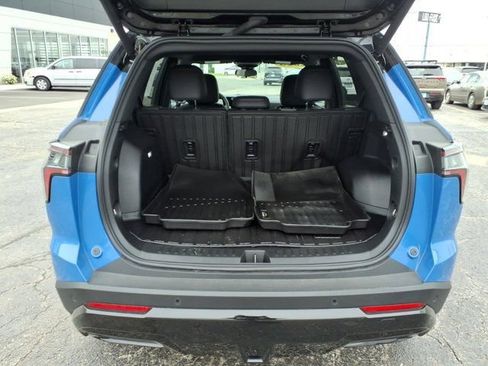 Used 2025 Chevrolet Equinox RS w/ Convenience Package III AWD/4WD image 4