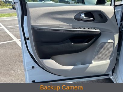 Used 2024 Chrysler Pacifica Touring-L