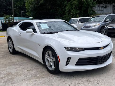Used 2016 Chevrolet Camaro LT RWD image 8