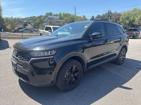 Used 2021 Kia Sorento S image 22