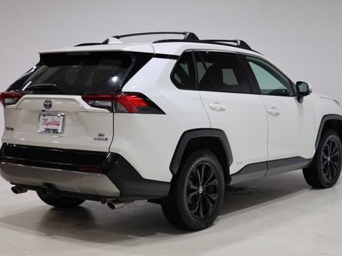 Used 2022 Toyota RAV4 SE w/ Convenience Package AWD/4WD image 8